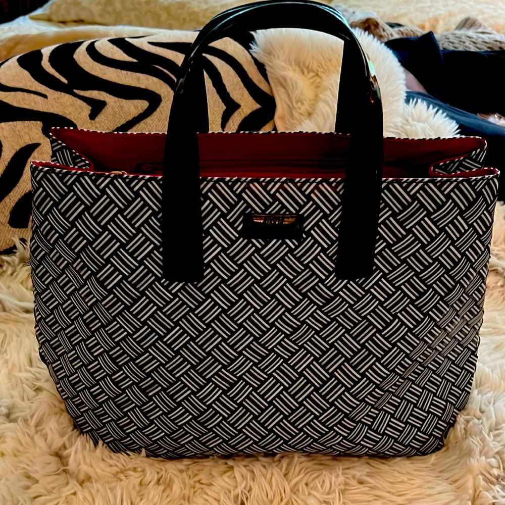 DKNY CITY TOTE🦋💃🏼💃🏼